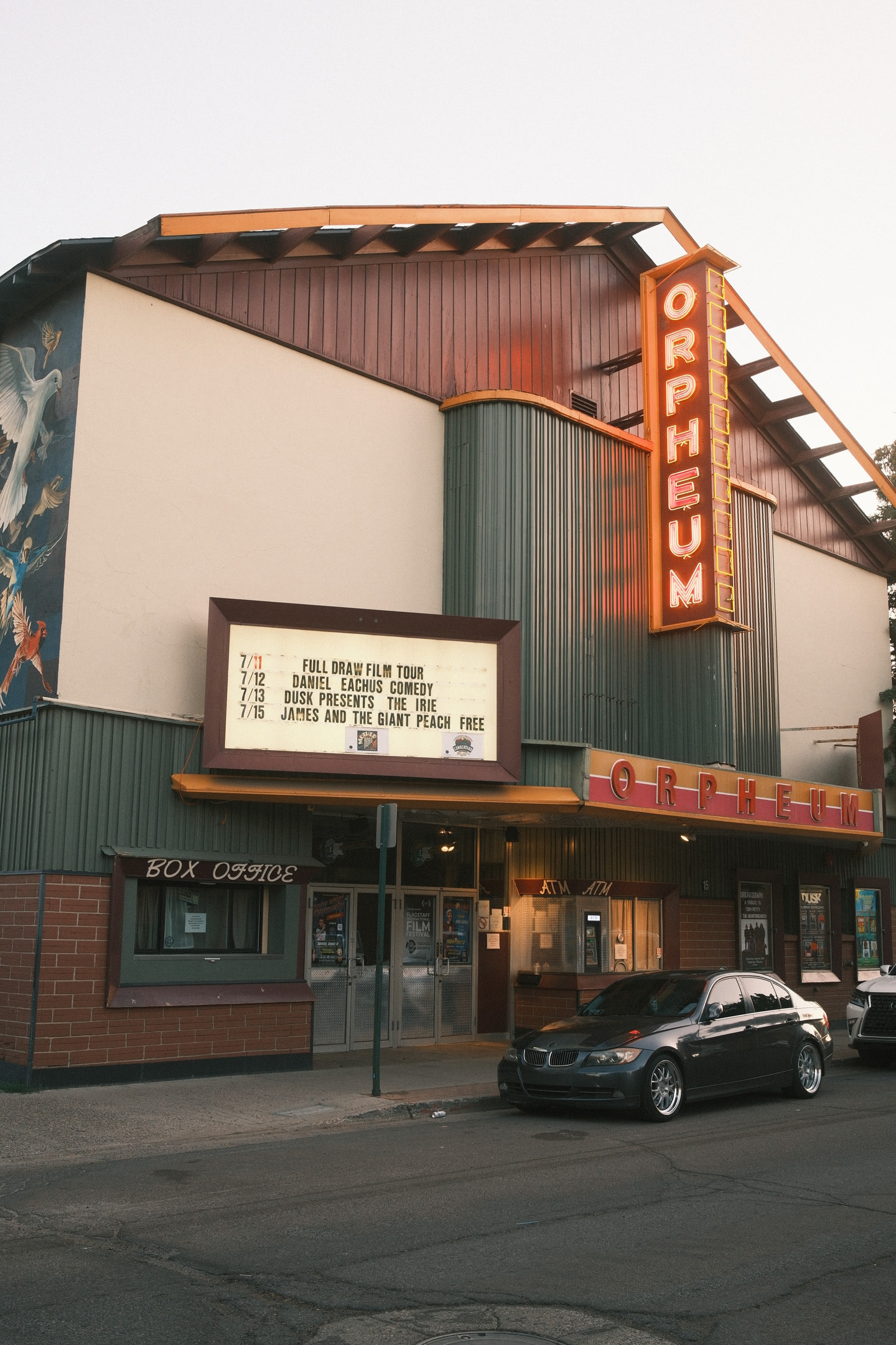 The Orpheum concert hall. Passed many an event at this place over the years, yet never atteneded anything therein.